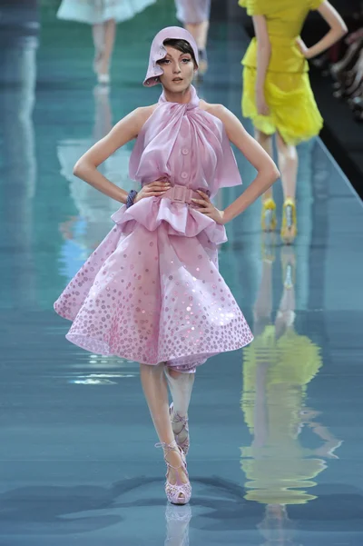 Look 19